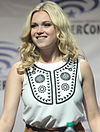 https://upload.wikimedia.org/wikipedia/commons/thumb/9/9c/Eliza_Taylor_by_Gage_Skidmore.jpg/100px-Eliza_Taylor_by_Gage_Skidmore.jpg